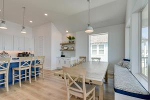 Ocean Views, Steps to Sand! Coastal Galveston Gem