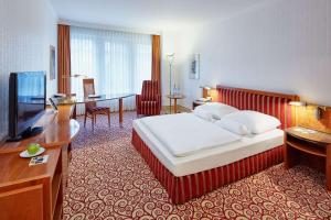 Comfort Double Room with Queensize Bed room in Dorint Herrenkrug Parkhotel Magdeburg