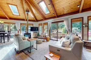 Mendo Cupola - Mendocino