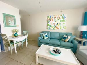Emerald Skye 52 by ALBVR - Beautifully decorated beachfront condo