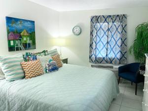 Emerald Skye 52 by ALBVR - Beautifully decorated beachfront condo