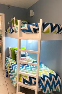 Emerald Skye 52 by ALBVR - Beautifully decorated beachfront condo