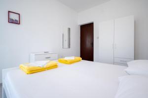 Apartments by the sea Pag - 20961