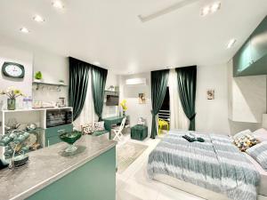 Luxury Studio House 589-1