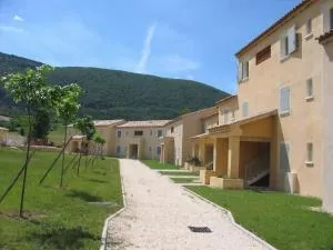 Apartment for 6 with terrace or balcony - Séderon