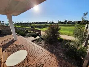 Spacious 3-bedroom home close to town and beach - St Leonards