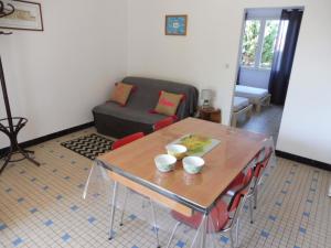 Maisons de vacances Charmante maison a 600m de la plage, 4 pers, terrasse et jardin, quartier tranquille - FR-1-540-221 : photos des chambres