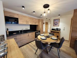 Appartement cosy 2 chambres, balcon, Les Gets - FR-1-598-139