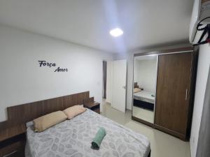 Apartamento 2 quartos à 6 minutos da praia (andando)