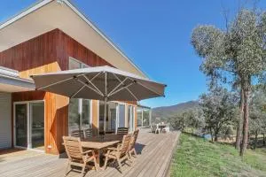 High Country Lodge - Booroolite