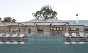 Buttercup Retreat - Whitfield