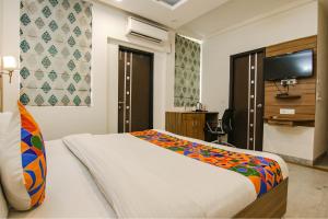Hotel Leaf 9 INN, Cyber City near Ambience Mall