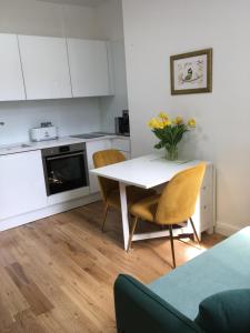 Newly refurbished 2-bedroom flat in Notting Hill