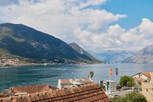 Glass Balcony with Sea View