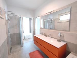 IseoLakeRental - Blue Note