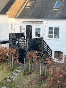 Holbæk. Byhus med fjordudsigt, og 5 min. til bymidten