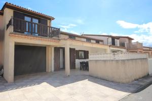 Domaine de vacances à 600m de la plage -animations piscines en supplément -villa climatisee 3 chambres 7 à 9 couchages, WIFI terrasse parking LRTAMI21