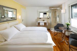 Classic Double Room with Shower and Toilet room in Aparthotel Familie Hugenschmidt