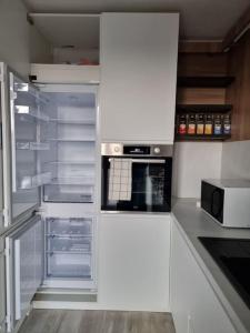 Luxury Apt. Near River & Parking