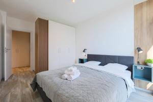 Luxury Apt. Near River & Parking