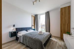 Luxury Apt. Near River & Parking