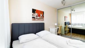 Korczaka, Sun & Snow