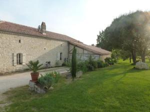 Maisons de vacances maison avec terrasse et piscine sur grand terrain : photos des chambres