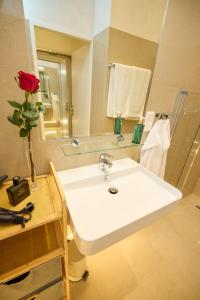 Sophies Place Augarten - Imperial Lifestyle City Apartments Vienna Parking