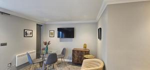 The Philog by Switchback Stays