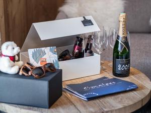 Appartement neuf à Courchevel proche des pistes, 3 chambres, dortoir, wifi, parking - FR-1-568-3