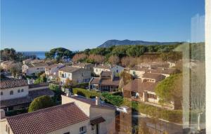 Appartements Stunning Apartment In St Mandrier Sur Mer With Wifi : photos des chambres