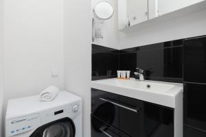 Comfy Trendy Studio Apartment Warsaw Wola by Renters