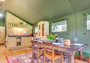 Hebog Glamping Lodge