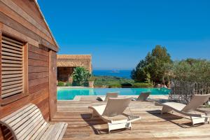 Double Room with Balcony and Sea View room in Chambres d'Hôtes Littariccia