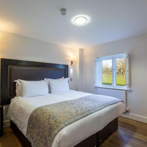 Double Room Ensuite - Annex - Dog friendly room in Gosforth Hall Inn