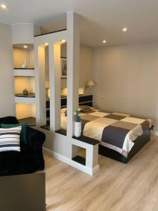 Wonderful University Studio