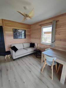 Maisons de vacances Deux chalets, capacite totale de 10 personnes : photos des chambres