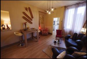 Appartements Confortable avec cour - 5 min avenue de Champagne : photos des chambres