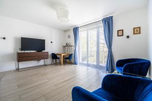 Wiktorska Blue Studio by BookingHost