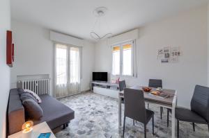 GuestHost - Ospedale SantOrsola Pizzardi White Apartment