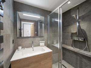 Appartement neuf avec sauna, hammam et salle de sport - FR-1-569-41