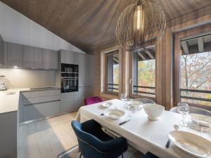 Charmant Appartement à Rochebrune, Megève - Résidence avec Piscine, Sauna, Hammam et Salle de Sport - FR-1-569-30