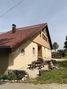 Maisons de vacances Ancienne ferme comtoise 4 etoiles, 11 personnes Lac St-Point/Mont d'Or : photos des chambres