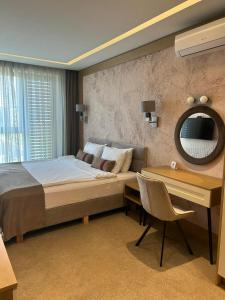 City Park Inn - Art Gallery