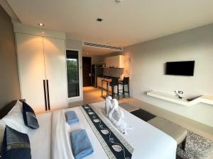 Emerald Terrace Apartments by Lofty