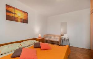 3 Bedroom Lovely Apartment In Dobrinj