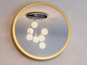 Prime Location! Next to Hammersmith Apollo & Tube