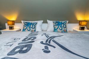 Gemütliche Wohnung unter Reet mit Pool und Sauna in Keitum