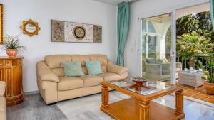 Seaview balcony by Costarentals - Ref 203