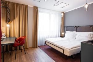 Double Room with Private Bathroom room in Miss Sophie's Downtown